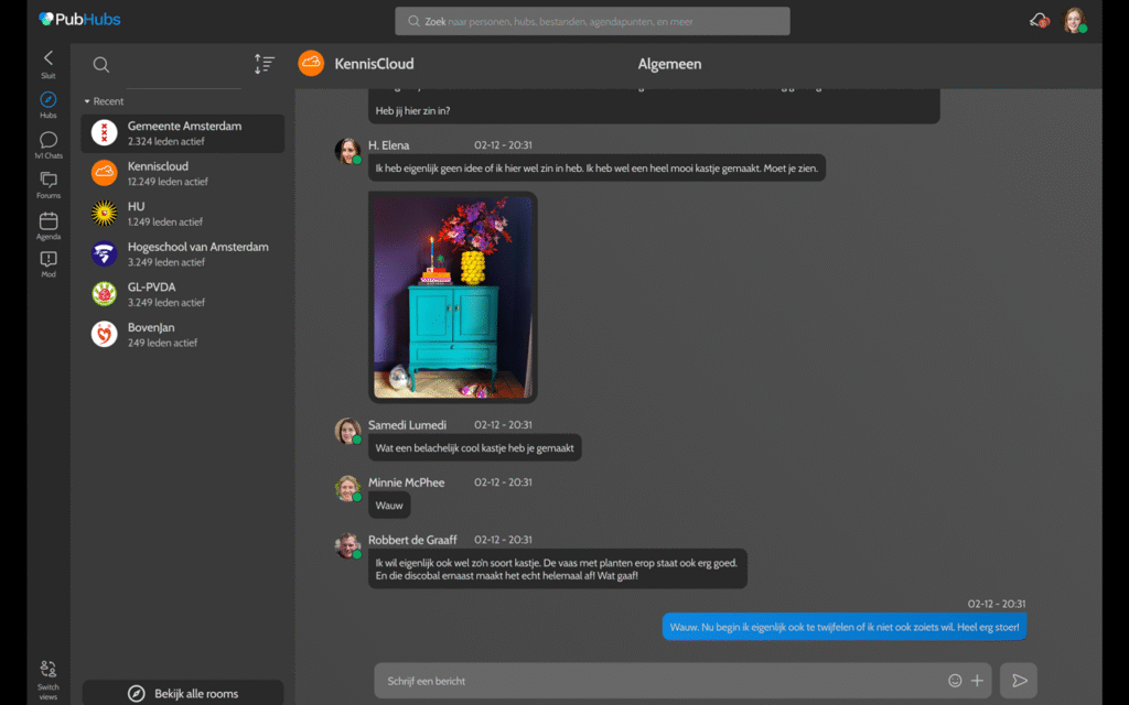 screenshot moderator group chat